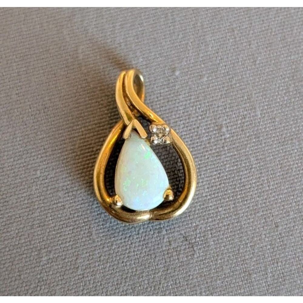 Vintage 14K Yellow Gold Opal & Diamond Accent Swirl Teardrop Pear Small Pendant